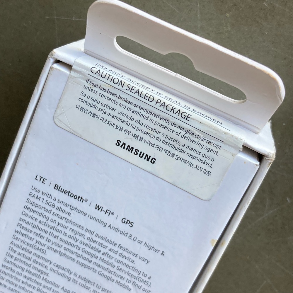 Brand New. Unopened. Samsung Galaxy Watch5 Gray with Black Band - Smartwatch - Picture 2 of 4